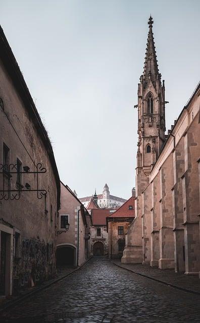 Šaty veľkosti 54 v Bratislave: Kompletný sprievodca