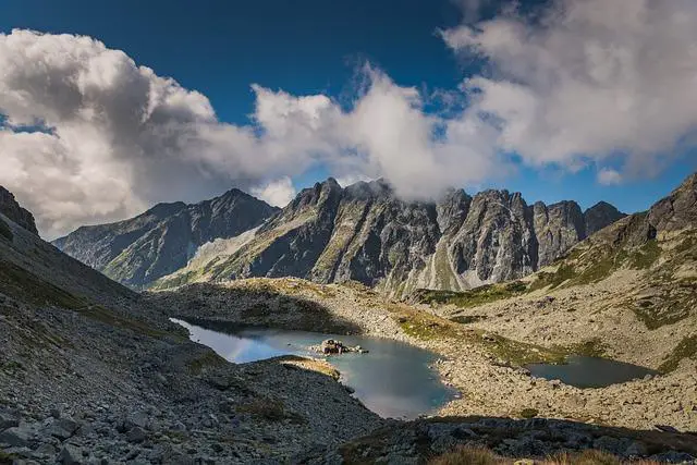 Top 15 obchodov s kvalitnými šatami na Slovensku