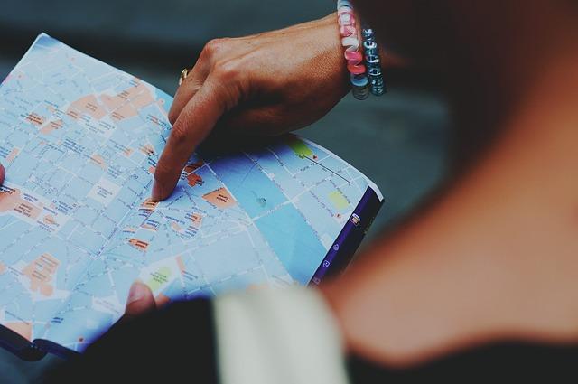 Štýlové vrstvy pre šaty bez rukávov: Kompletný guide