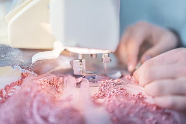 Parížsky šik: Tajomstvo francúzskych slow fashion šiat