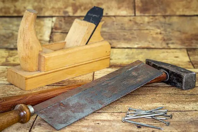DIY klaunské šaty: ⁤Návod ‌na domáci kostým