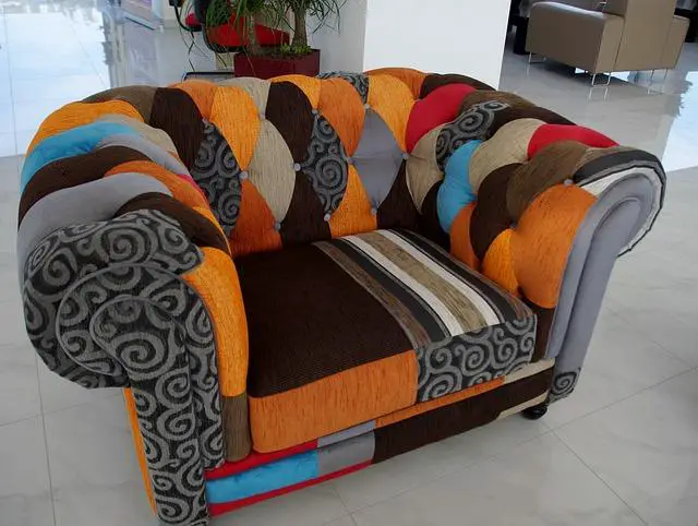 Pohodlné a funkčné materiály pre tehotenské‍ šaty